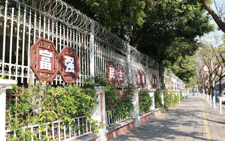 蒙自最热闹的步行街,蒙自最出名的街