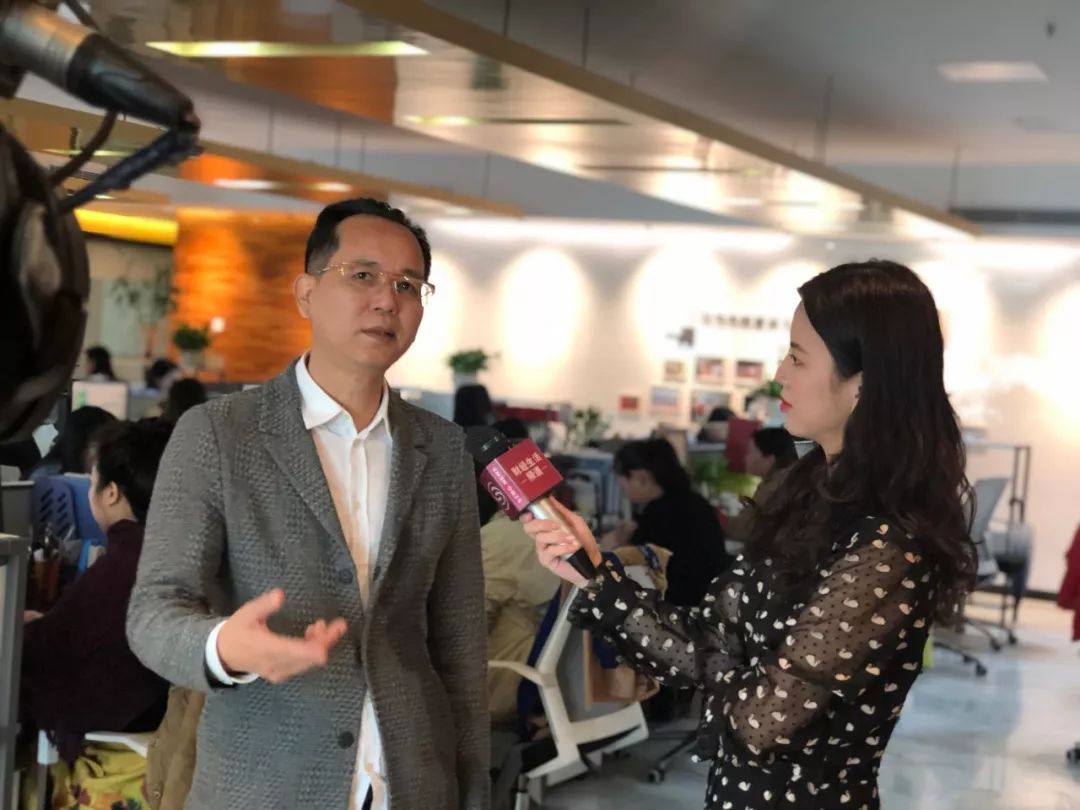 【潮头霓裳】抢“鲜”看：杰西服装的多面时髦