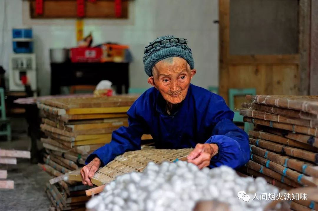 源于蜀地的蚕神马头娘与狮身人面像类似，它带来了丝绸之路的繁荣