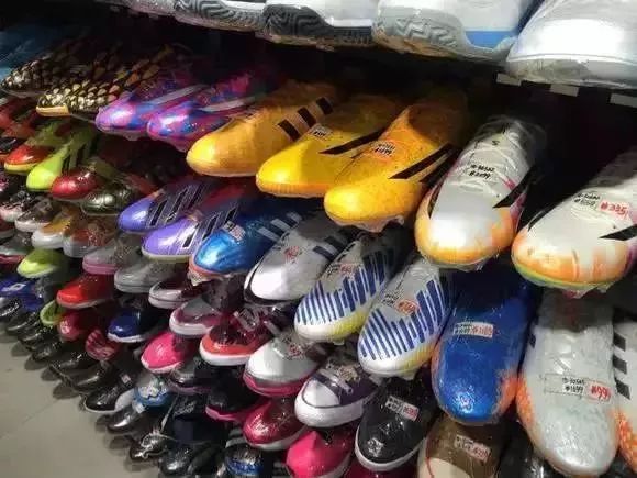 别去香港买鞋了!一条街都是假货,不少海南人中招!