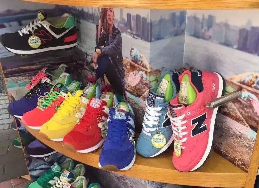 别去香港买鞋了!一条街都是假货,不少海南人中招!
