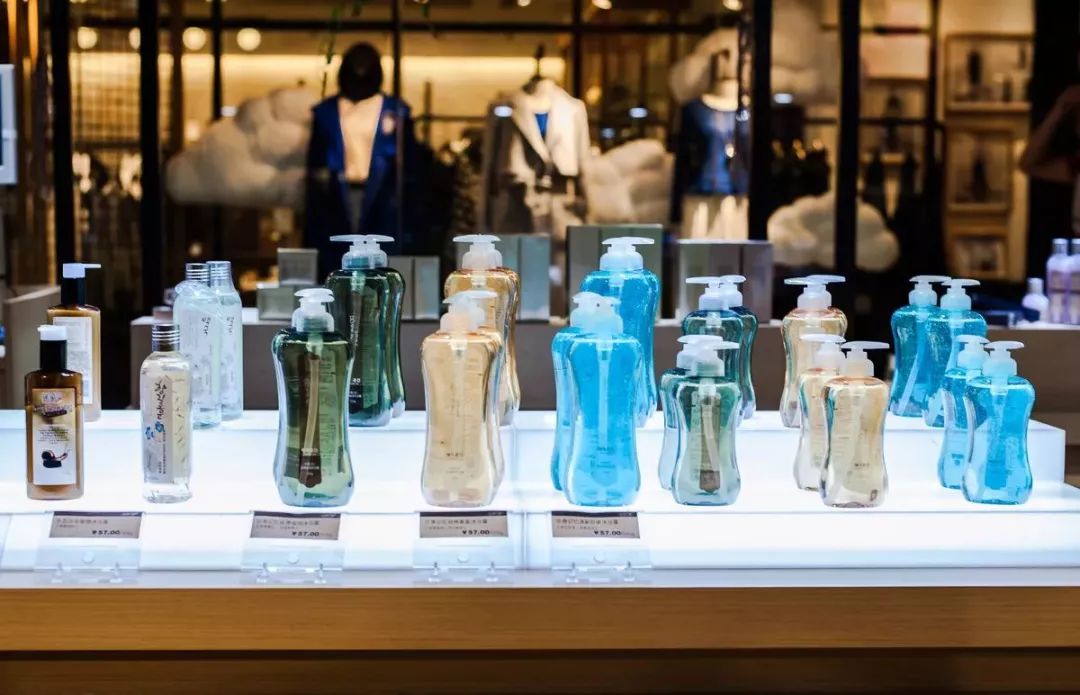 别去香港买鞋了!一条街都是假货,不少海南人中招!