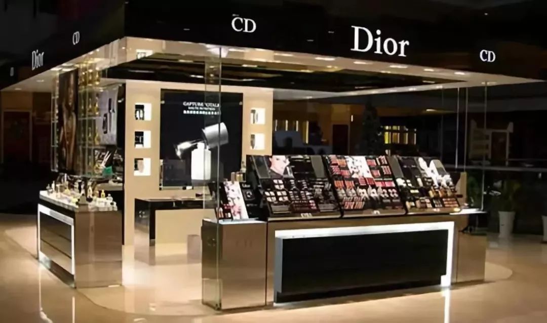 别去香港买鞋了!一条街都是假货,不少海南人中招!