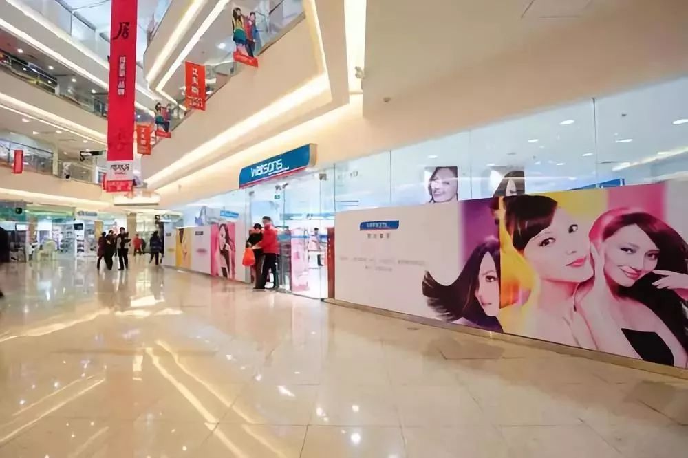 别去香港买鞋了!一条街都是假货,不少海南人中招!