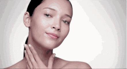 张柏芝的美妆,张柏芝选择了比较自然的妆容