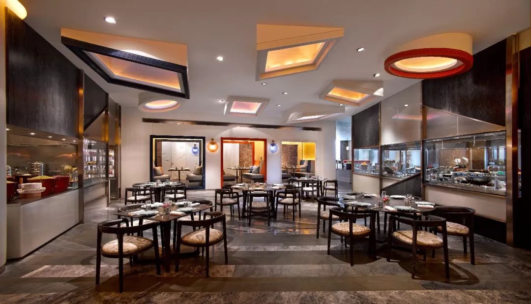 一向以“好吃”出名的凯悦，这次带我把人间三月的春天都吃进了嘴里