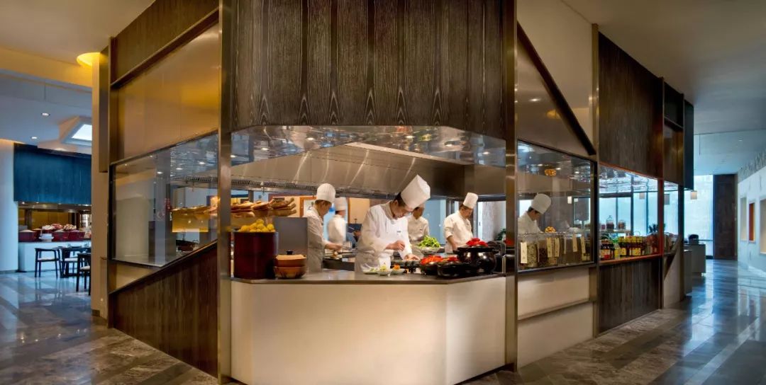 一向以“好吃”出名的凯悦，这次带我把人间三月的春天都吃进了嘴里