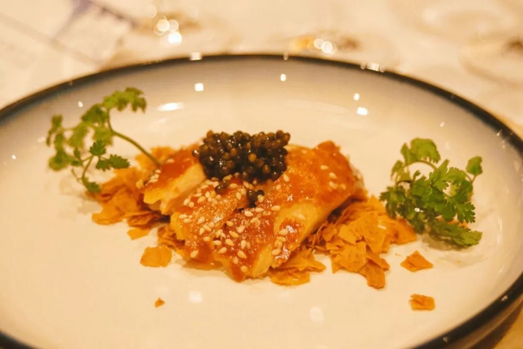 一向以“好吃”出名的凯悦，这次带我把人间三月的春天都吃进了嘴里