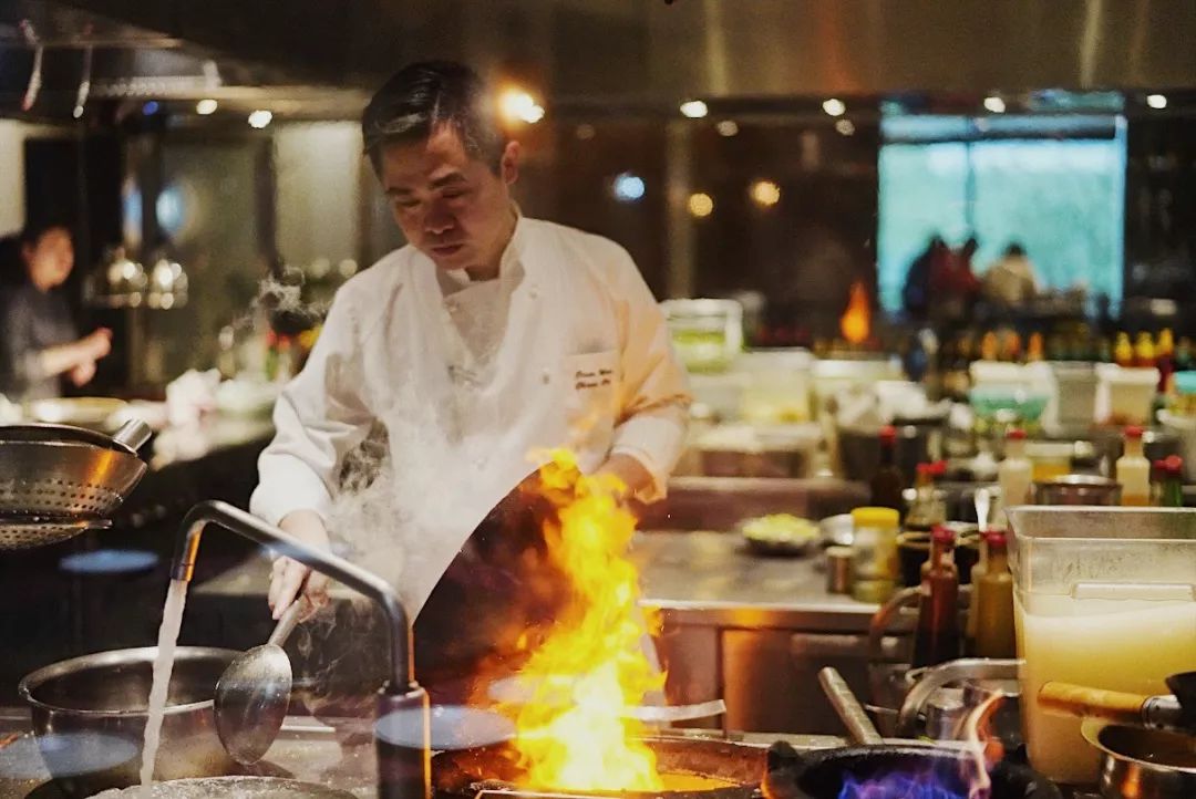 一向以“好吃”出名的凯悦，这次带我把人间三月的春天都吃进了嘴里