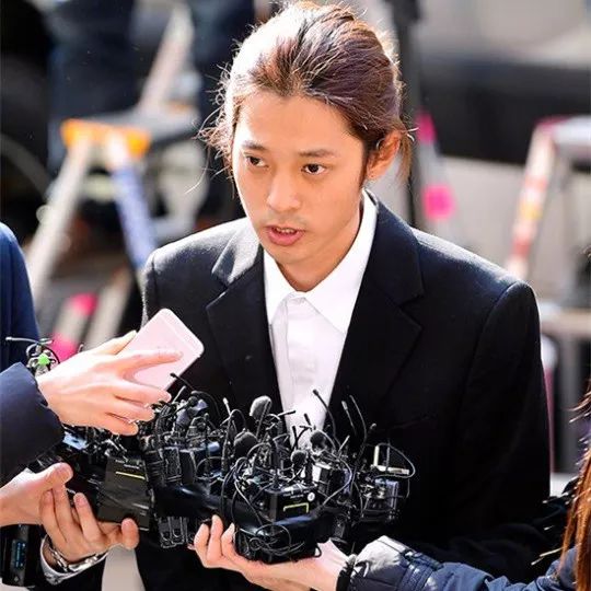 “胜利门”彻底撼动韩国!除了给娱乐圈大洗牌,还正式掀开了韩国*商勾官**结的遮羞布...