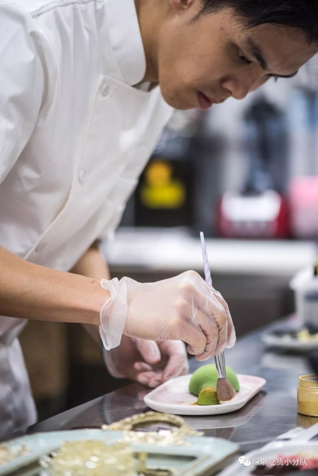 现出原形吧,这店的“小*子骗**”们