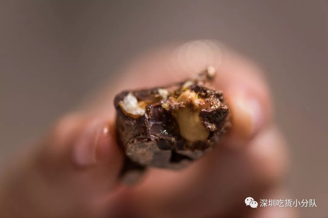 现出原形吧,这店的“小*子骗**”们