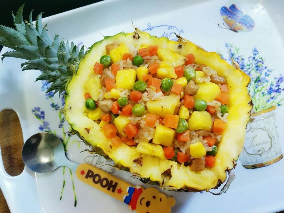 现在正是吃菠萝的季节,当下正值吃菠萝的季节