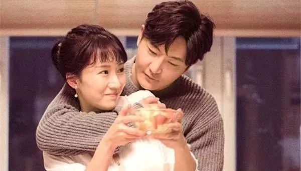 来感受一下!专治“妈宝男”的“孔雀女”