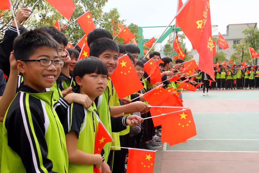 校园里的超燃时刻,校园毕业唱歌快闪惊艳全场