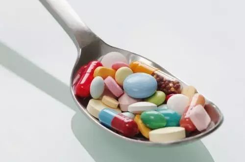 吃错药导致吐血怎么处理,老年人吃错药死亡案例