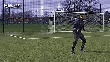 足球教学10个过人的小技巧,足球教学训练守门员射门