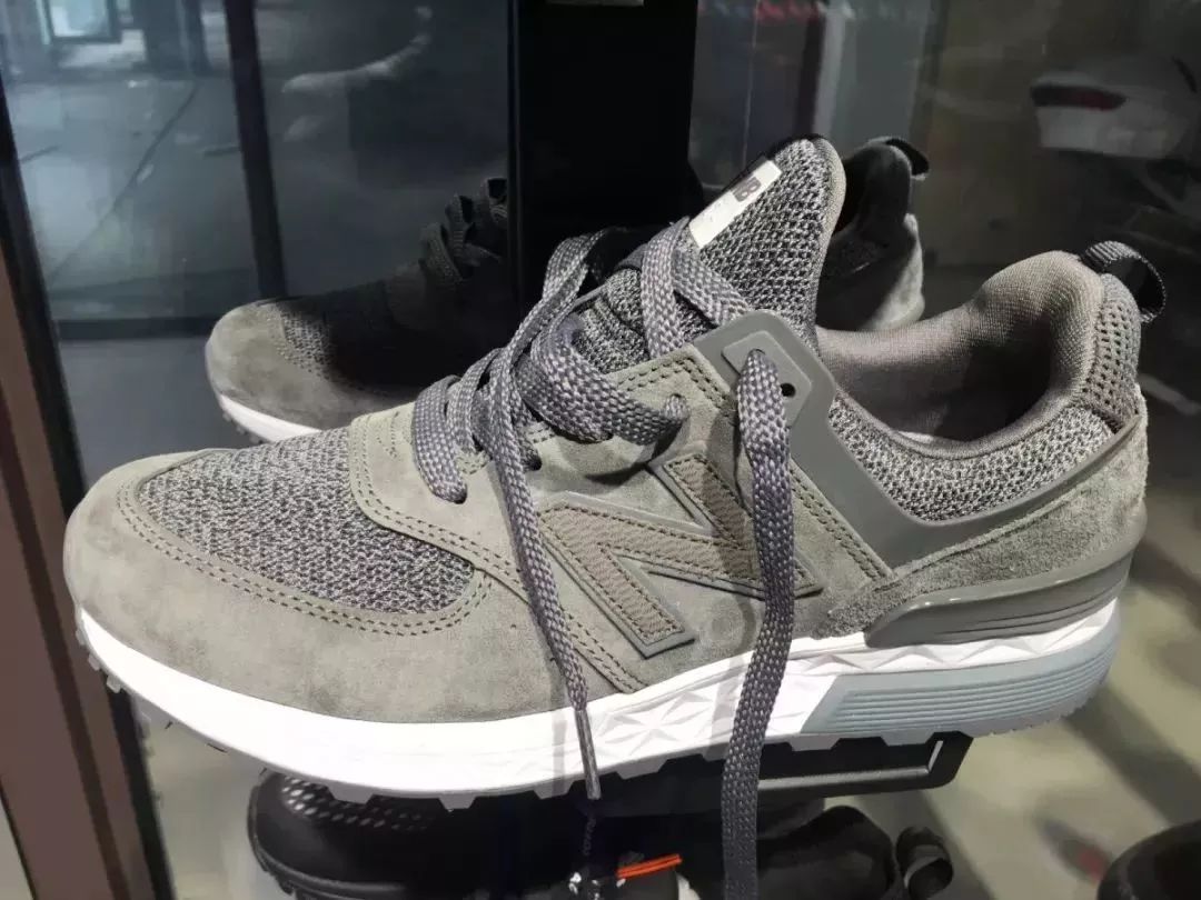 耐克运动鞋49元一双 (耐克运动鞋298元只卖一天)