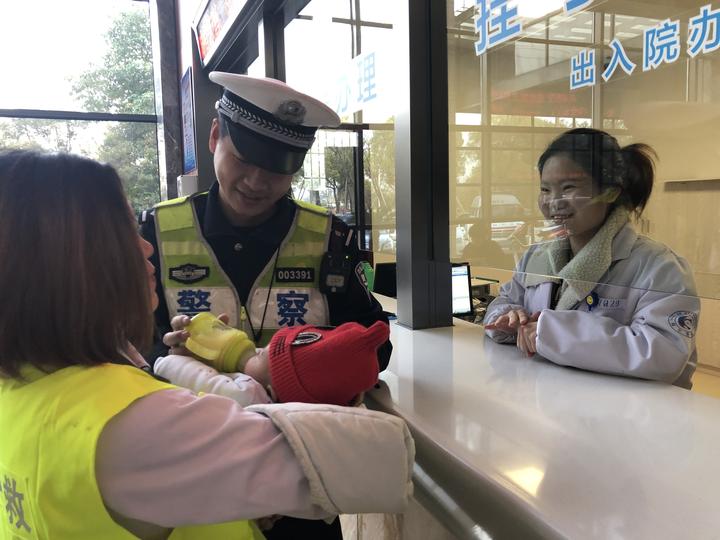 杭金衢高速上翻车,硬核奶奶保护怀中3个月大的婴儿毫发无伤