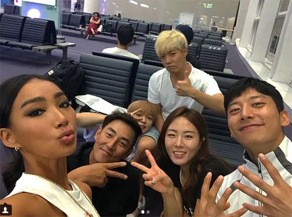 鏄庢槦瀹樺鎭嬫儏鍥犳垙鐢熸儏,褰撶孩鏄庢槦鑷洕鎭嬫儏