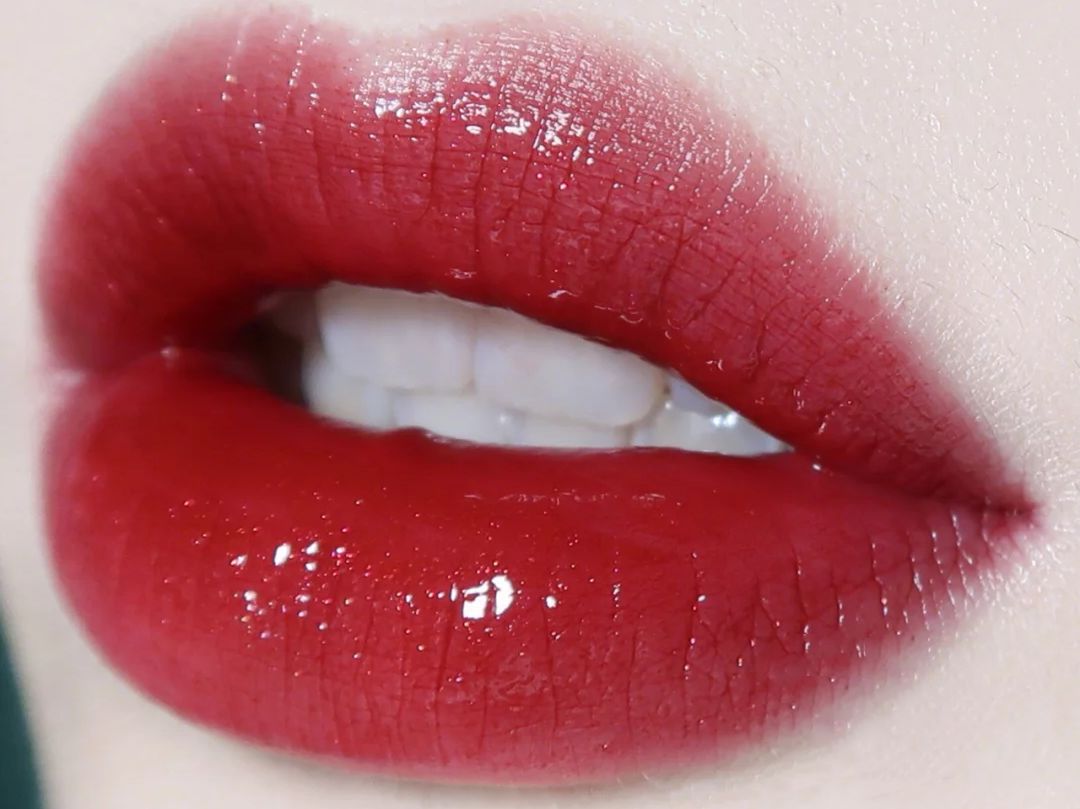 李佳琦到底用“OMG”骗了多少人的钱？！！