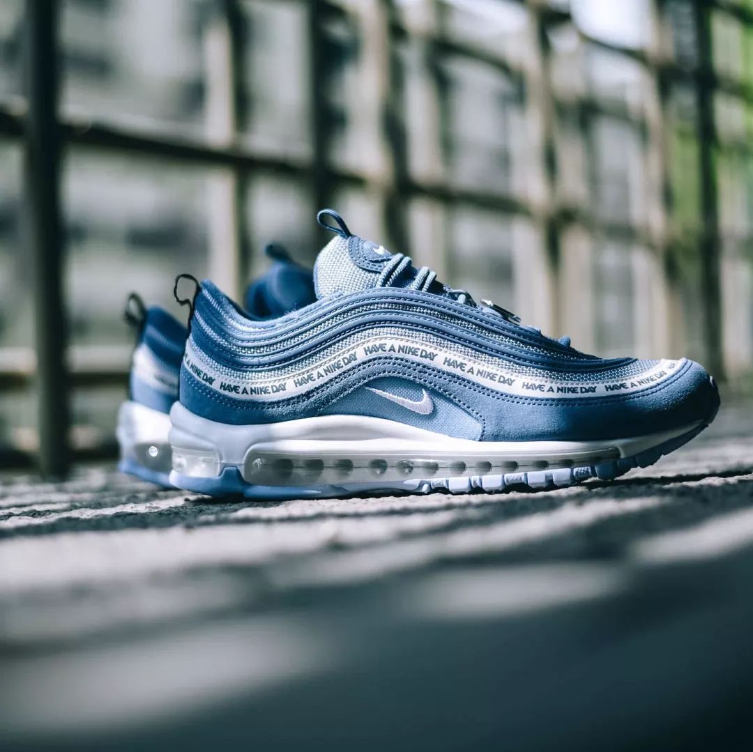 椰子鞋350v2七彩,椰子鞋350纯白二代街拍