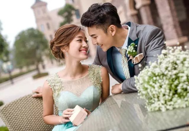 摄影化妆师学校毕业推荐,化妆摄影师培训学院