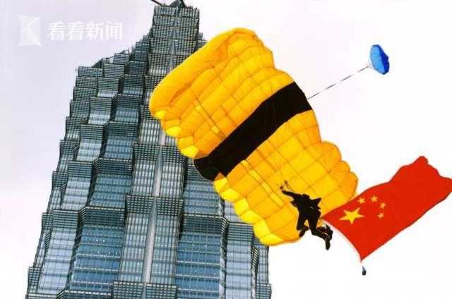 上海金茂大厦88层高楼云中漫步,金茂大厦生日