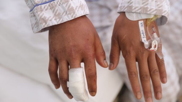 惊险！8小时“抢”回战士的手指