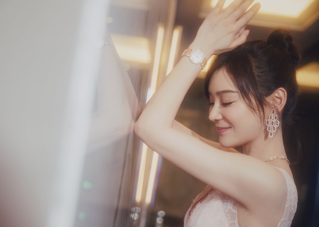 马甲线还是得看袁姗姗美得不重样,袁姗姗的马甲线有什么不一样