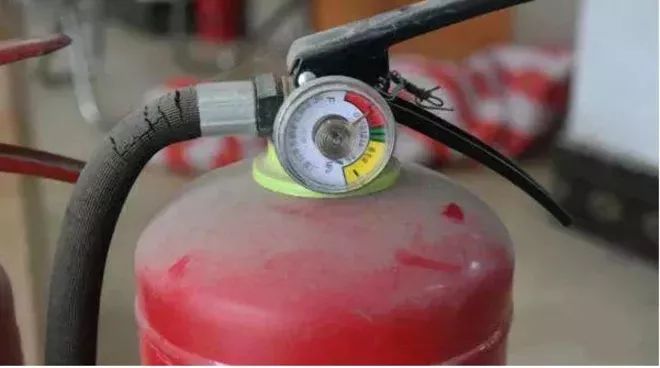 无线充气泵放车里会爆炸吗,便携氧气瓶放车上会爆炸吗