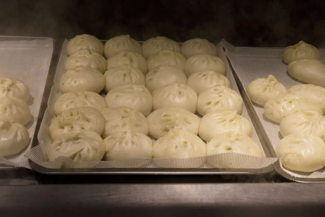 叫醒你的不是梦想是早餐,叫醒你的不是闹钟是鸟叫声