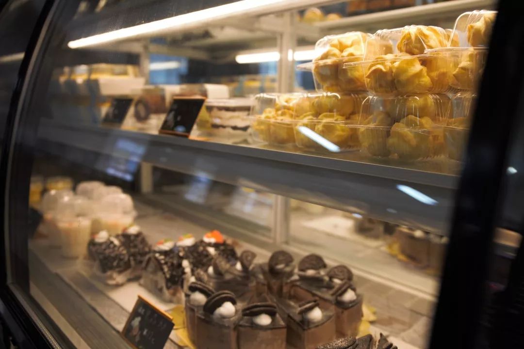 叫醒你的不是梦想是早餐,叫醒你的不是闹钟是鸟叫声