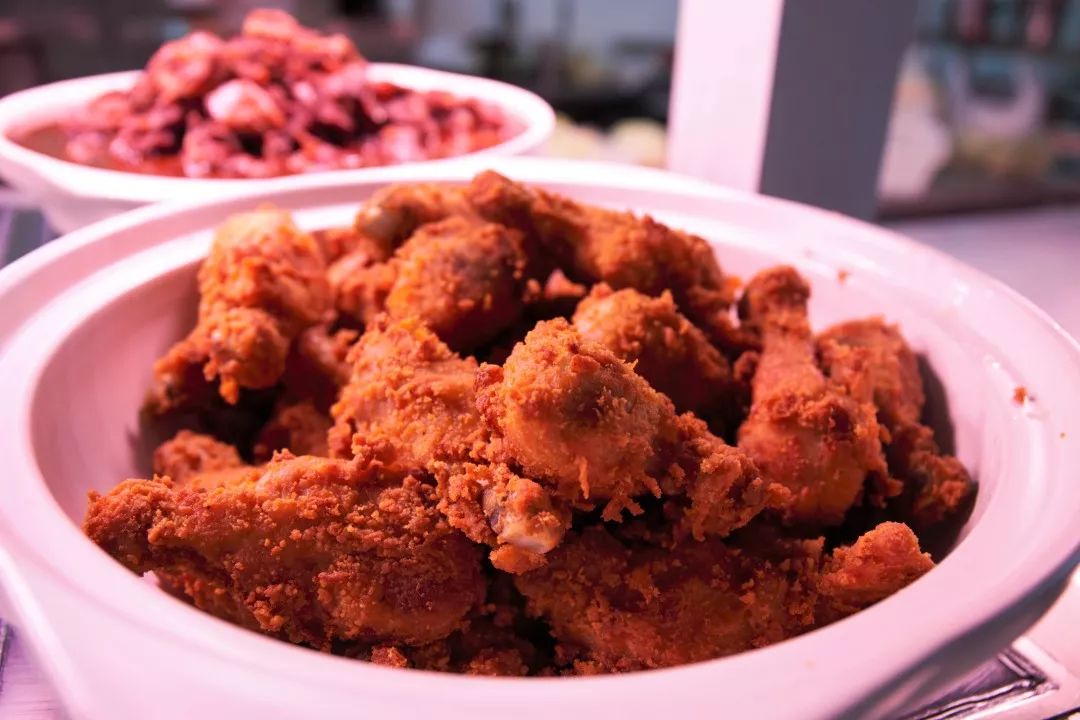 叫醒你的不是梦想是早餐,叫醒你的不是闹钟是鸟叫声