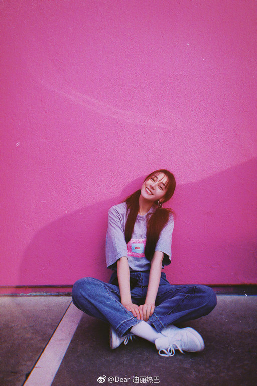 迪丽热巴足球服,迪丽热巴酒杯型身材