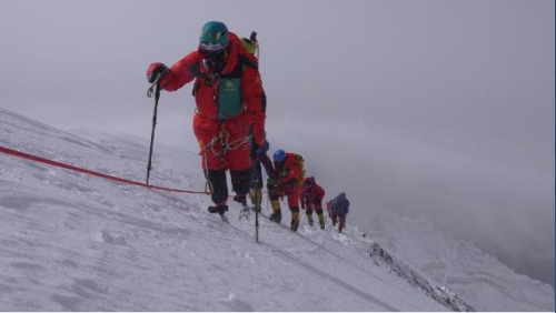 夏伯渝登珠峰视频横屏,残疾人夏伯渝登珠峰