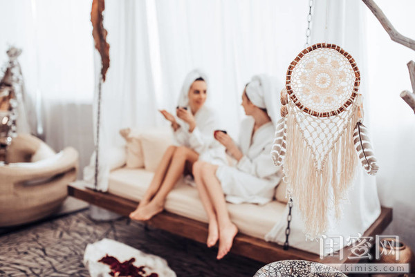 杨紫跟张一山照,杨紫和张一山比较亲密的照片