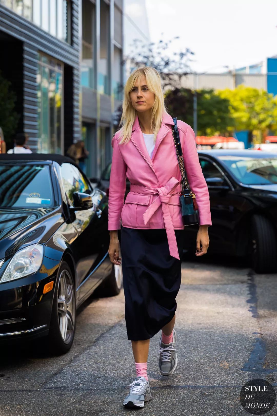 穿上它又酷又有钱，今年一定要买一件