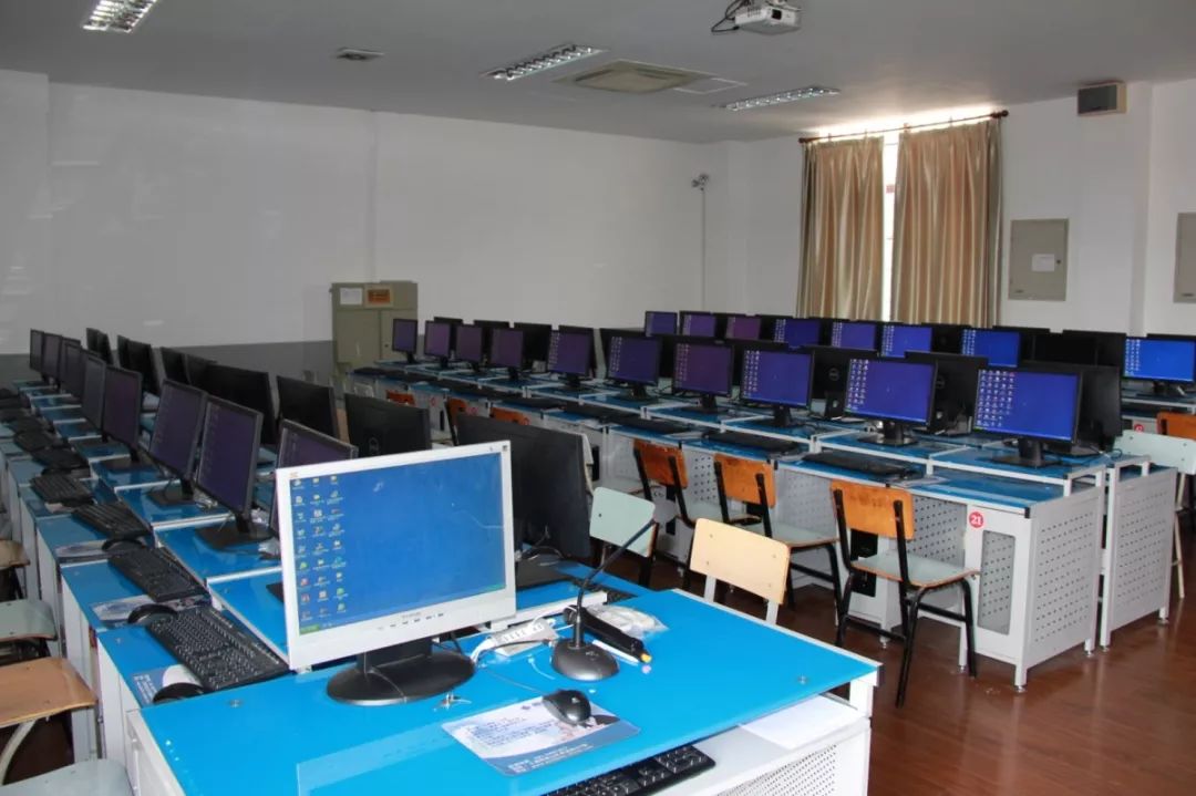 职业技能培训哪家强?宝山这几家*级A**培训机构了解一下!