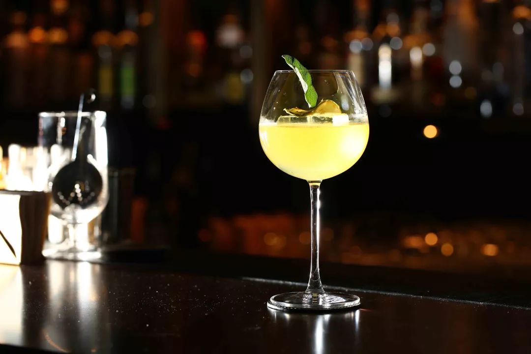 在胡同深处喝咖啡,在胡同喝酒