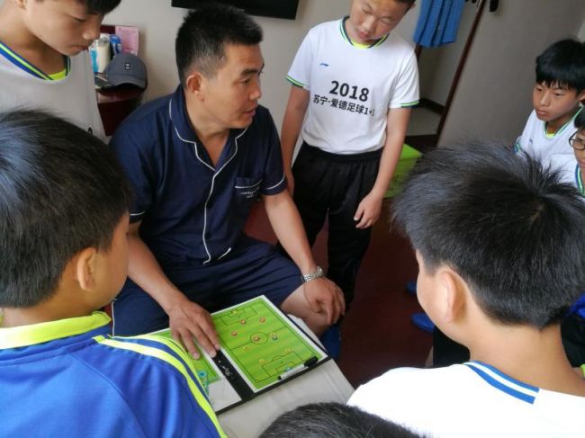 当东北大哥遇到可爱的小女孩,当硬汉遇上可爱的小女孩