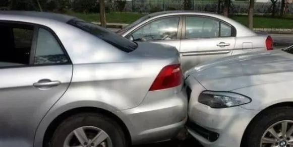 老司机刹车的几种方法,老司机正确的踩刹车步骤