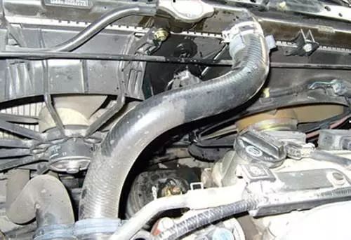 汽车要怎么保养才能防止水温过低,汽车水温过高会导致哪些影响