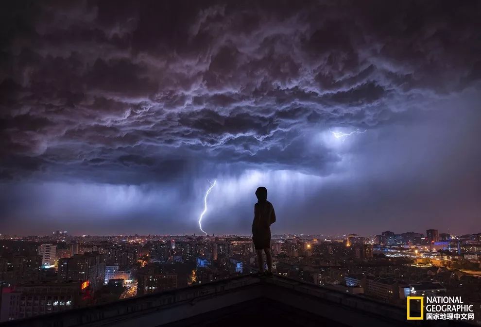 春风满眼尽是春色,纵目天涯浅黛春山的意思是什么