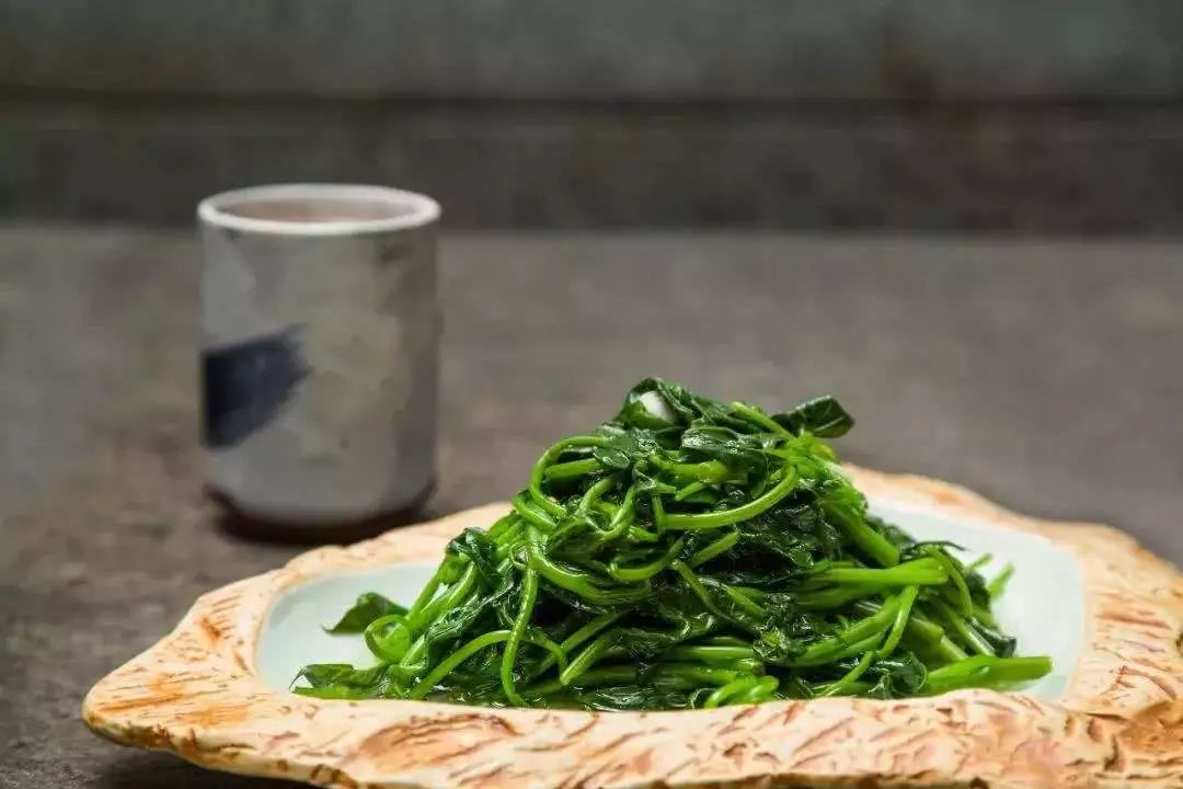 春风满眼尽是春色,纵目天涯浅黛春山的意思是什么