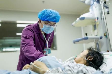 撞头、吃蝌蚪、把果汁注入静脉,奇葩养生总有人信?