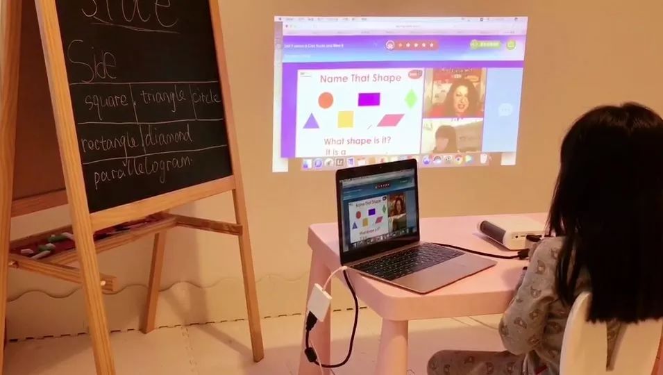 预告：明基新款智能家用色准投影仪，AI智能语音加持，在家打造专业影院在线学习娱乐中心