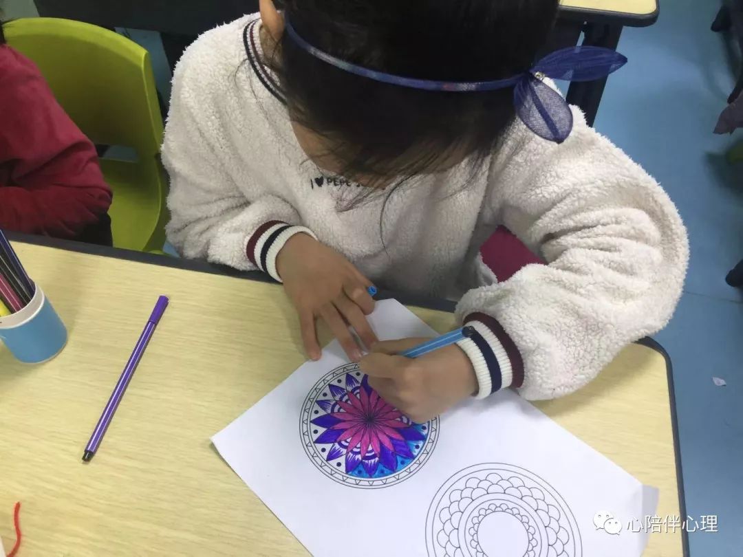 曼陀罗绘画疗愈,艺术疗愈曼陀罗图画简单版