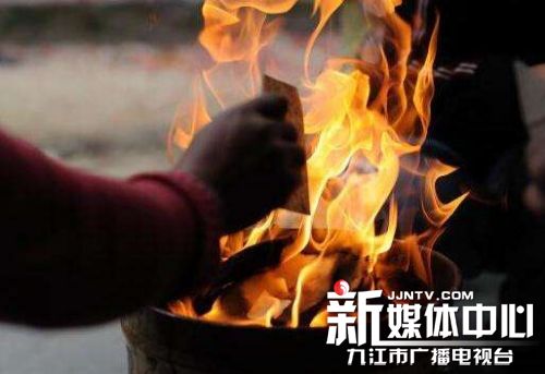 清明祭祖能不能用“人民币版冥币”央行传来最新消息，清明节干这事会罚款！快提醒你家人