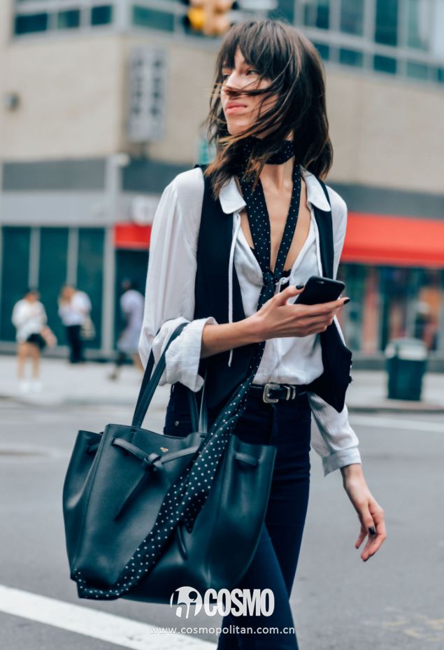 都挺好苏明玉丝巾是哪个牌子的,苏明玉同款丝巾